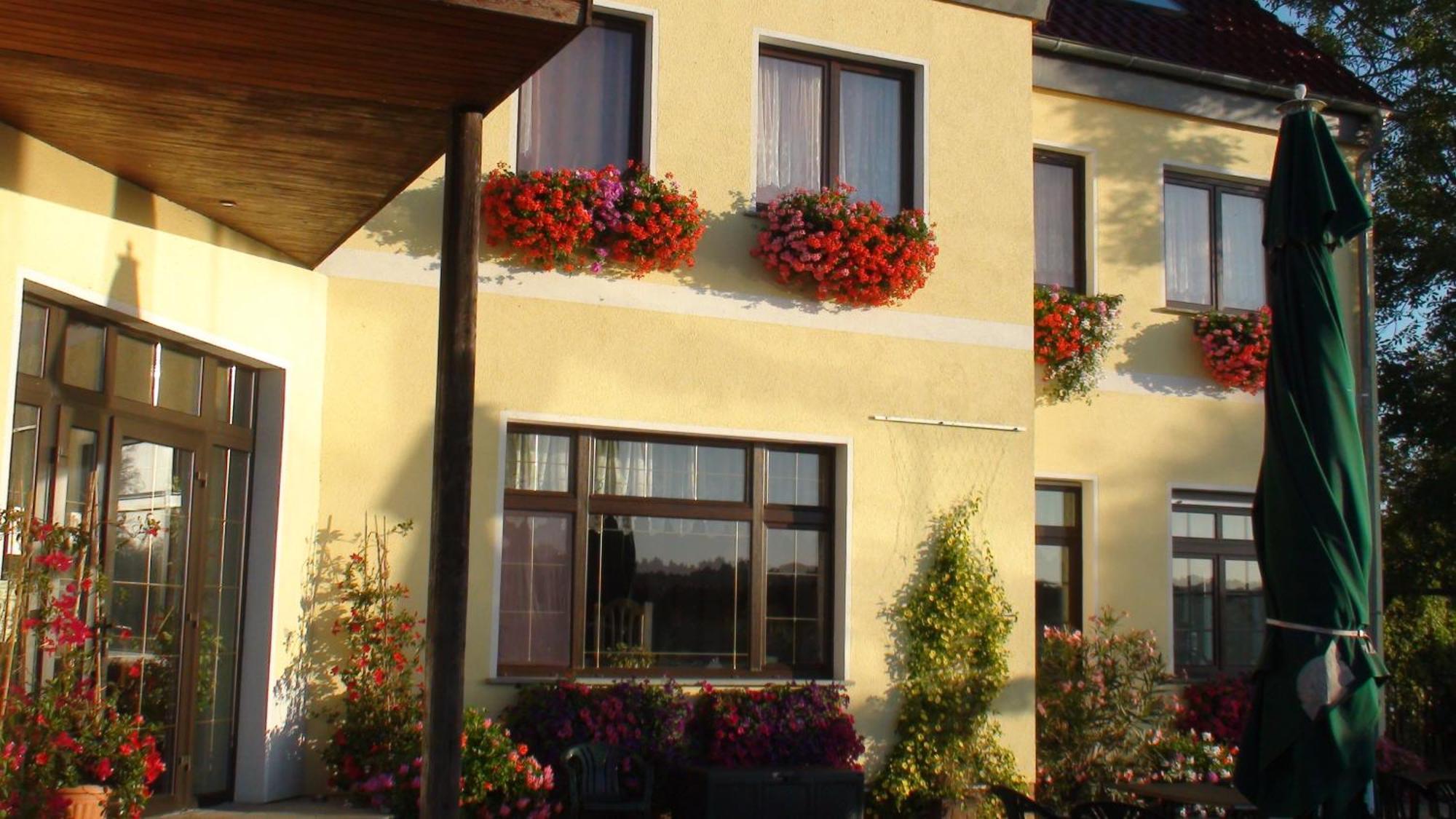 Elbterrassen Zu Brambach Hotel Dessau-Rosslau Ngoại thất bức ảnh